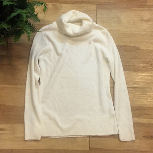 Romy Sweaters - White turtleneck